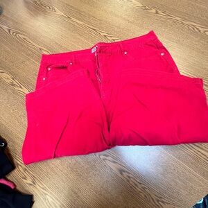 Red capris Faded Glory